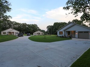 Beautiful new 3 home subdivision
