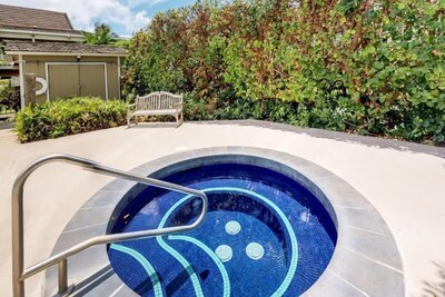 Elegant Garden View 1BR Suite for 6 Guests, Pool, Parking, Close to Attractions!
