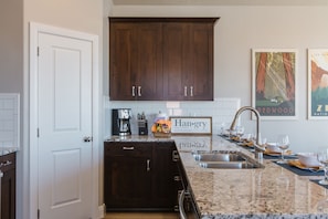 Escondido 1107 Southern Utah Vacation Rental- Family Kitchen