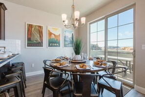 Escondido 1107 Southern Utah Vacation Rental- Family Dining Room