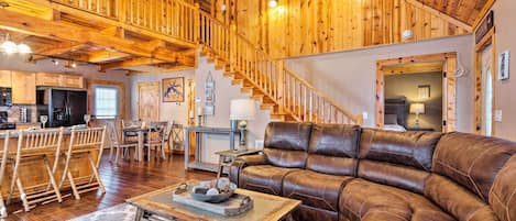 Burkesville Vacation Rental | 3BR | 2.5BA | 1,650 Sq Ft | Stairs Required