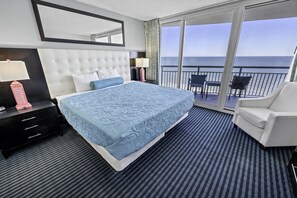 Main Bedroom with View of the Ocean🌊☀️