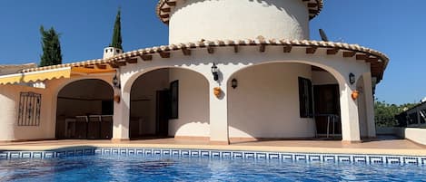 Villa Aurora, piscine privée, vélo, vacances de rêve, soleil, mer