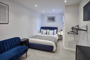 The View, Hudsons Yard House - Whitby, Host & Stay