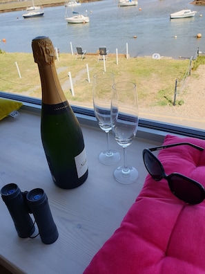 Binoculars and bubbly!
