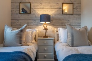 Bracken Cottage, Brancaster: Bedroom two comes with two 3ft single beds