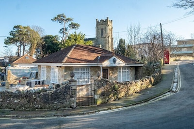 Manor Cottage, Ventnor - convenient, cosy, single storey cottage of character
