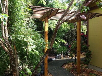 Bamboo Hideaway-no cleaning fee