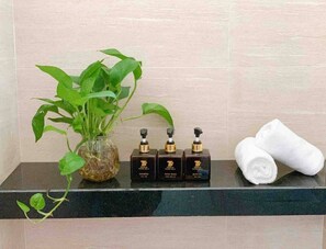 Bathroom amenities