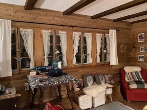 Zähringer Hütte, 5 Schlafzimmer, max. 12 Personen-Wohnstube