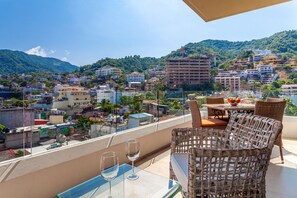 Unique corner unit with open views of the city
