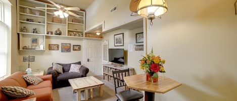 Saugatuck Vacation Rental | 1BR | 1BA | 600 Sq Ft | Stairs Required