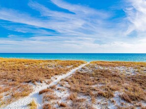 La Bella Luna Direct Beach Access