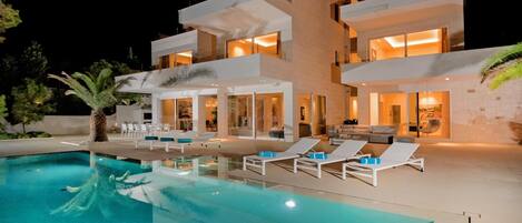 Luxurious Brac Villa | 6 Bedrooms | Villa Brac Neptuno | Private Sauna, Gym & Fantastic Sea Views | Selca by Villamore