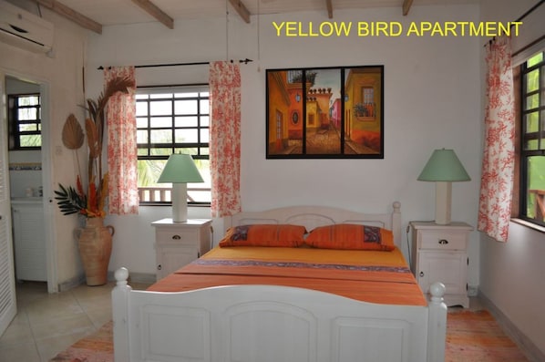 Yellow Bird Apartment - Bedroom