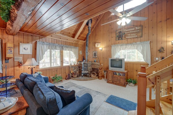 Ponderosa Vacation Rental Cabin | 1BR + Loft | 1BA | 1,000 Sq Ft