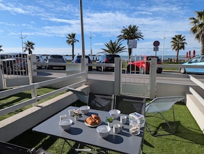 Terrasse front de mer exposée sud-ouest