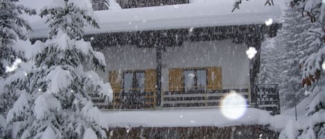 Heavy snowfall at Casa dell'Aqua