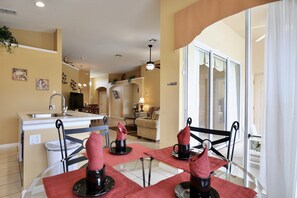 Open kitchen , breakfast nook