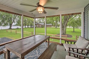 Screened-In Porch