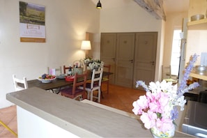 Coté Vignes -Cuisine coin bar