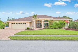 VILLA MARGARETHA - New furnished and decorated 3 bedroom, 3 bathroom single family pool home with stunning lake view located in beautiful South Fort Myers.