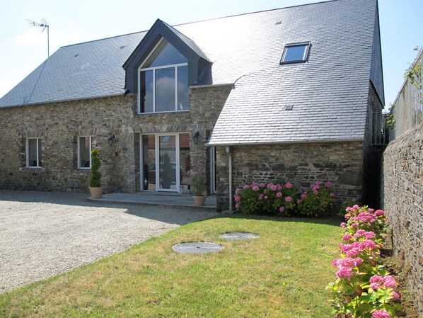 Plante, Bâtiment, Propriété, Fenêtre, Ciel, Fleur, Lot Terre, Maison, Chalet, Herbe