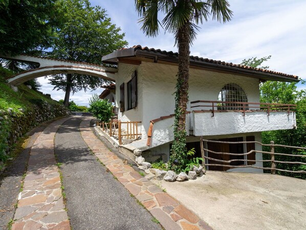 Propriété, Maison, Bâtiment, Immobilier, Domicile, Architecture, Hacienda, Arbre, Biens, Villa