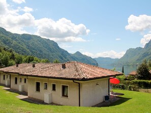 Bjergrige Landskabsformer, Bjerg, Ejendom, Bjergkæde, Hill Station, Highland, Hus, Tag, Himmel, Landdistrikt