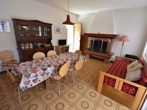 Table, Meubles, Propriété, Canapé, Cadre, Bois, Chaise, Salon, Design Intérieur, Sol
