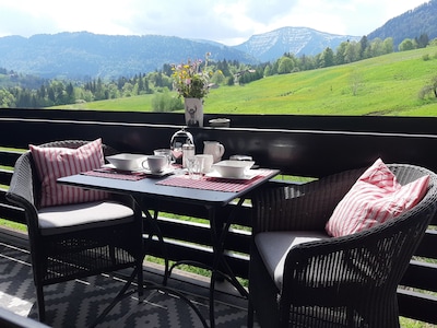 quiet apartment with an unobstructed mountain view in the mountain village of Steibis, Allgäu, Bavaria