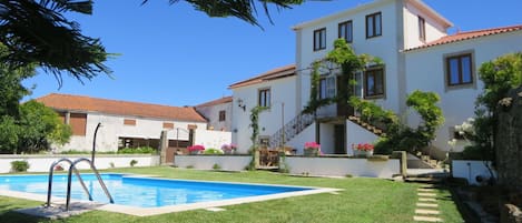 Sky, Plant, Water, Building, Property, Window, House, Tree, Architecture, Swimming Pool