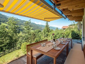 Table, Property, Furniture, Plant, Flowerpot, Shade, Sky, Houseplant, Interior Design, Outdoor Furniture