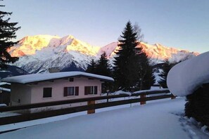 Vue depuis l'appartement en fin de journée en hiver