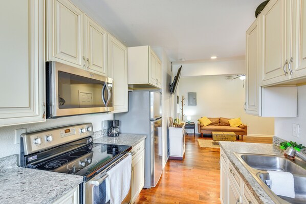 Sawyer Vacation Rental | 2BR | 1BA | Stairs to Enter | 900 Sq Ft