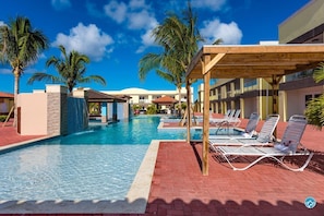 The pool is generally very quiet