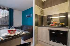 Well equipped kitchenette