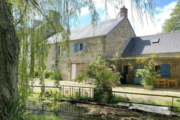 Holiday Home Exterior [summer]