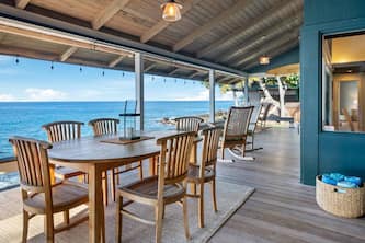 Oceanfront Kailua-Kona Home, Walk to Kahaluu, Wifi & AC