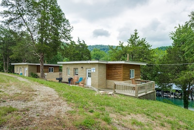 Lakeview Cabin at Marina on Dale Hollow Lake near Standing Stone State Park