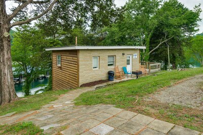 Lakeview Cabin at Marina on Dale Hollow Lake near Standing Stone State Park