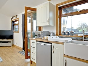 Kitchen | Hunters Lodge, Kingskerswell