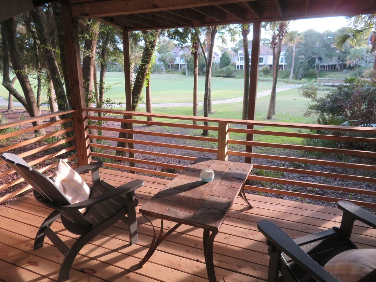 Treehouse-Style-Villa close to beach!  COOL setting!  August dates now on sale!