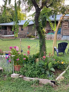 Happy Trails Cabins, Lake LBJ Getaway