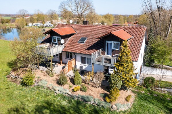 Ferienwohnung im modernen Landhausstil-Außenansicht