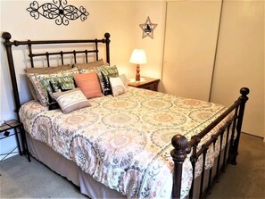 Pinecliff Retreat - Cozy Cabins LLC