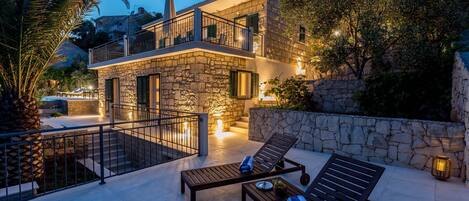 Traditional Brac Villa | 3 Bedrooms | Villa Turquoise Waterfront | Close to Beach & Phenomenal Sea Views | Selca by Villamore