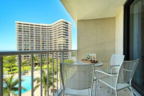 Step onto the balcony to enjoy fresh tropical breezes with your morning joe, happy hour cocktails, star gazing, and everything in between.