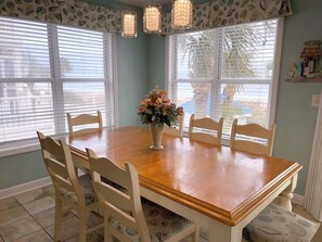 Dining with an amazing ocean view!