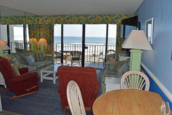 Welcome to Royal Garden Resort 111!